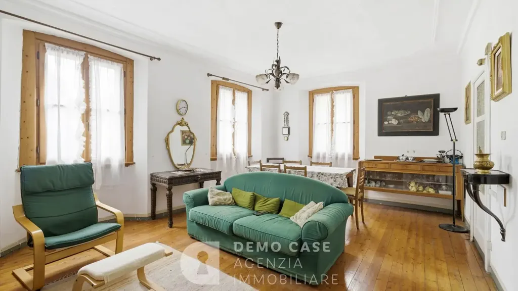 Soggiorno - Multi-Level Apartment in Chiavenna's Historic Centre