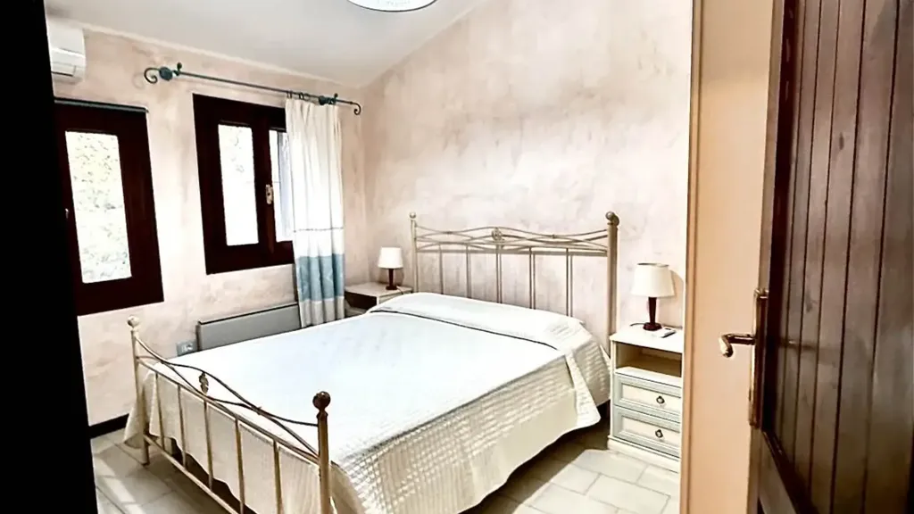 Bedrooms - Rustic Apartment with Private Garden in Pula