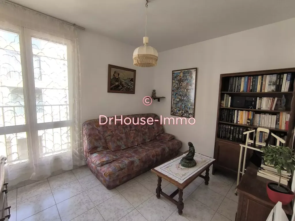Elutuba - Spacious Flat with Garage in Aubagne