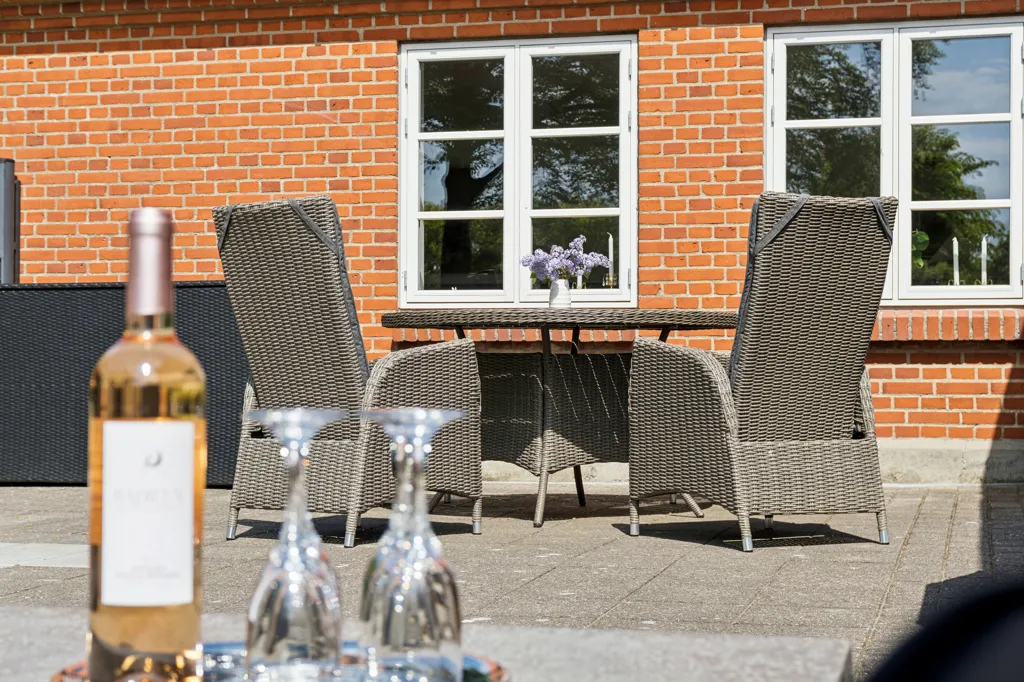 Terrasse - Modernised Villa with Forest View in West Jutland