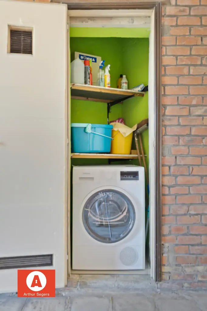 Pesuköök - Garden-Level Apartment with Garage in Lebbeke