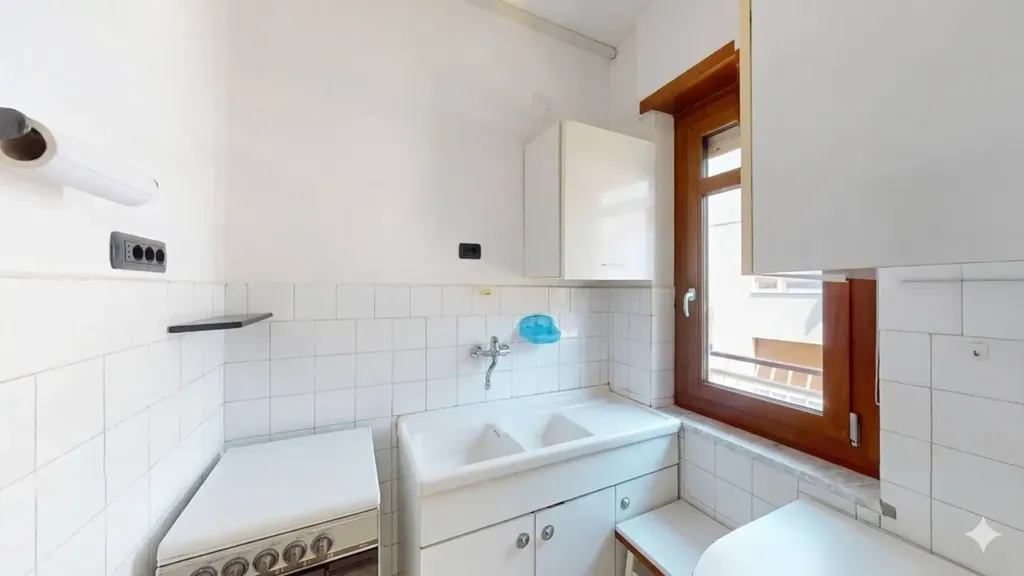 Cuisine - Spacious Trilocale with Balcony in Turin