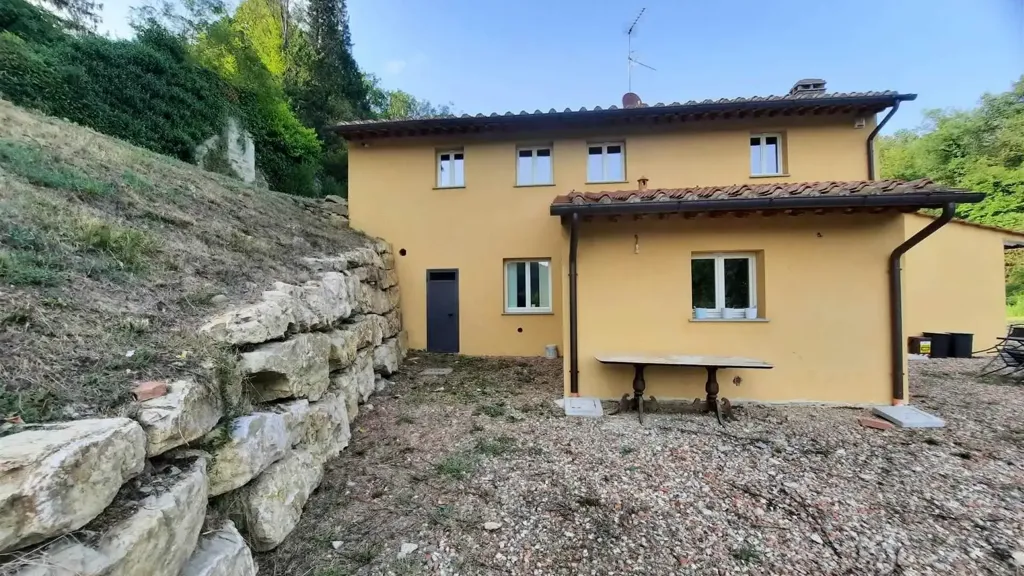 Välivaade - Rustic Home with Flat Garden in Castelfranco Piandisco