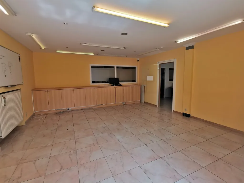 Toad - Commercial Property with Office and Warehouse in Herent