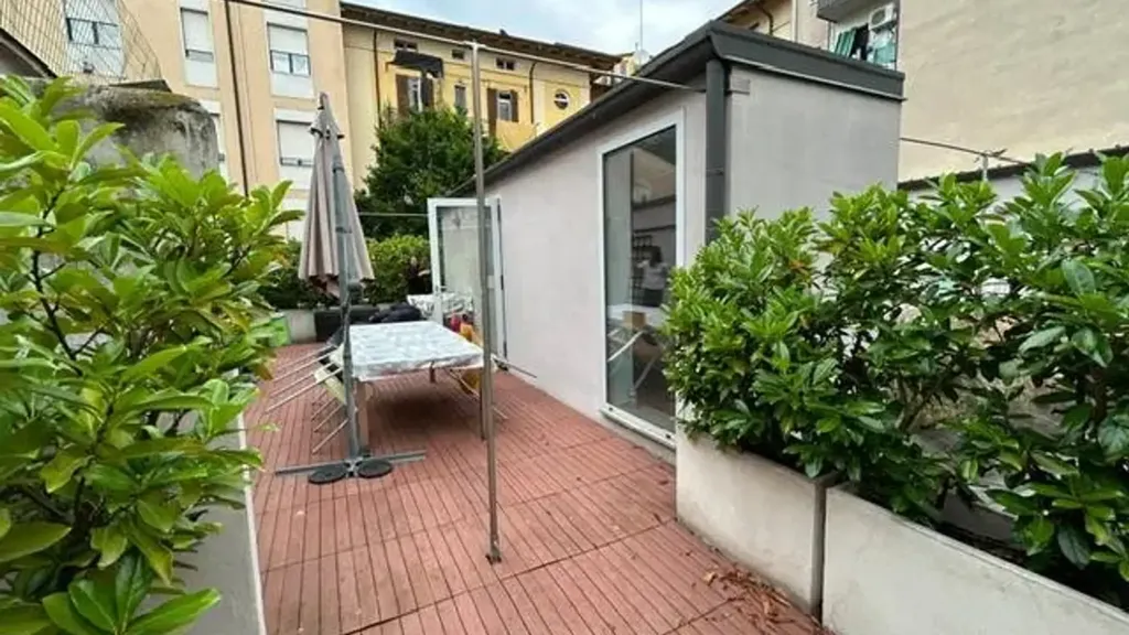 Terrasse - Loft Apartment with Large Windows in Mantova Centre