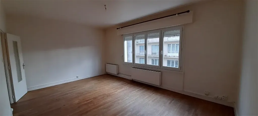 Pièces - Appartement Lumineux avec Garage à Limoges