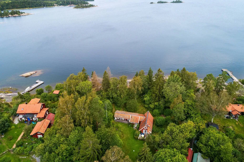 Vista aerea - House with Seafront Plot on Blidö