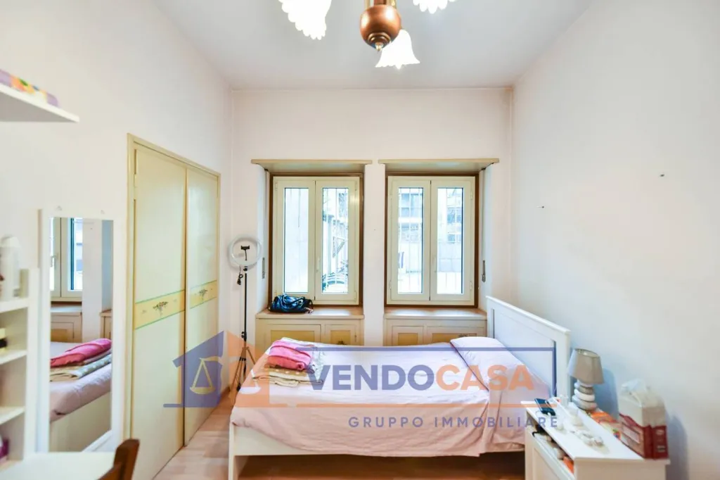 Chambres - Central Trilocale with Balcony in Turin