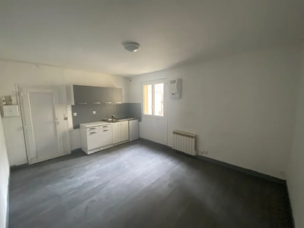 Cucina - Refurbished 2-Bed Flat in Elbeuf