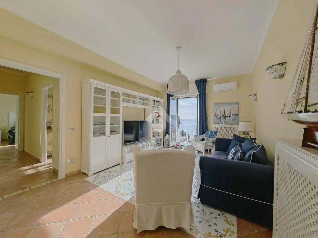 Elutuba - Luxury Apartment with Panoramic View in Lucrino