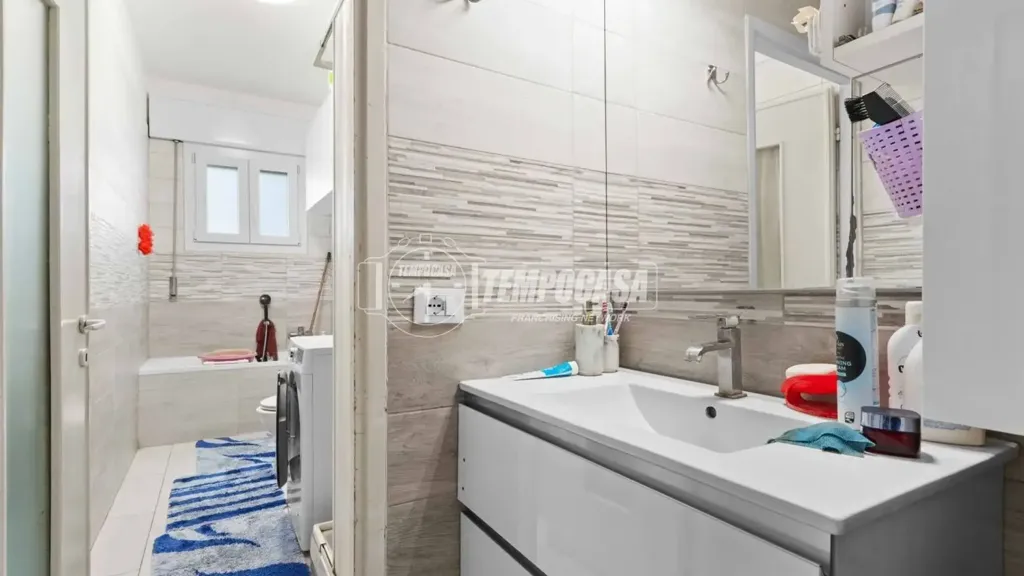 Salles de bain - Apartment with Balcony in Milan