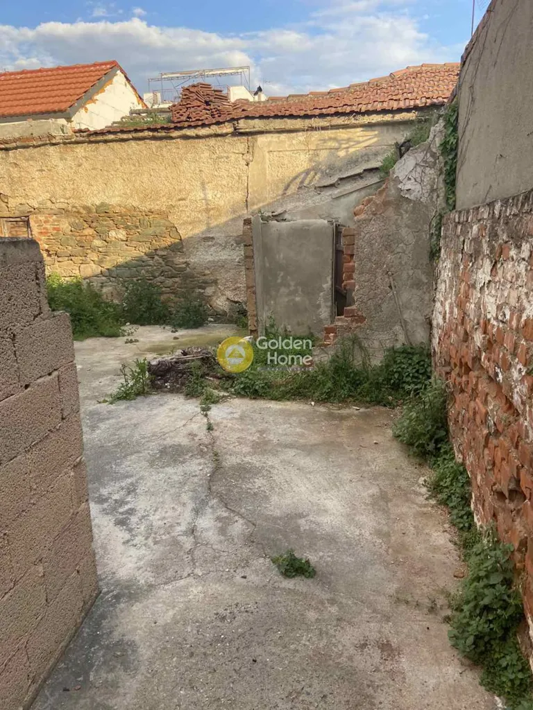 Aed - Two-Storey Building with Terrace in Volos