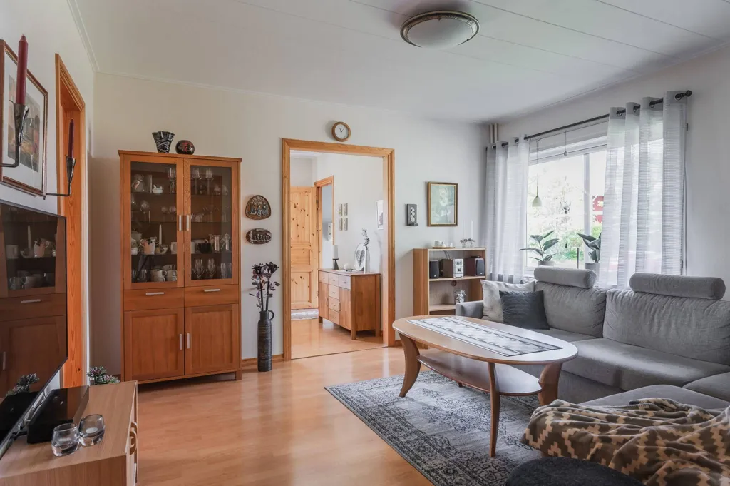 Living Room - Renovated Villa with Garden near School