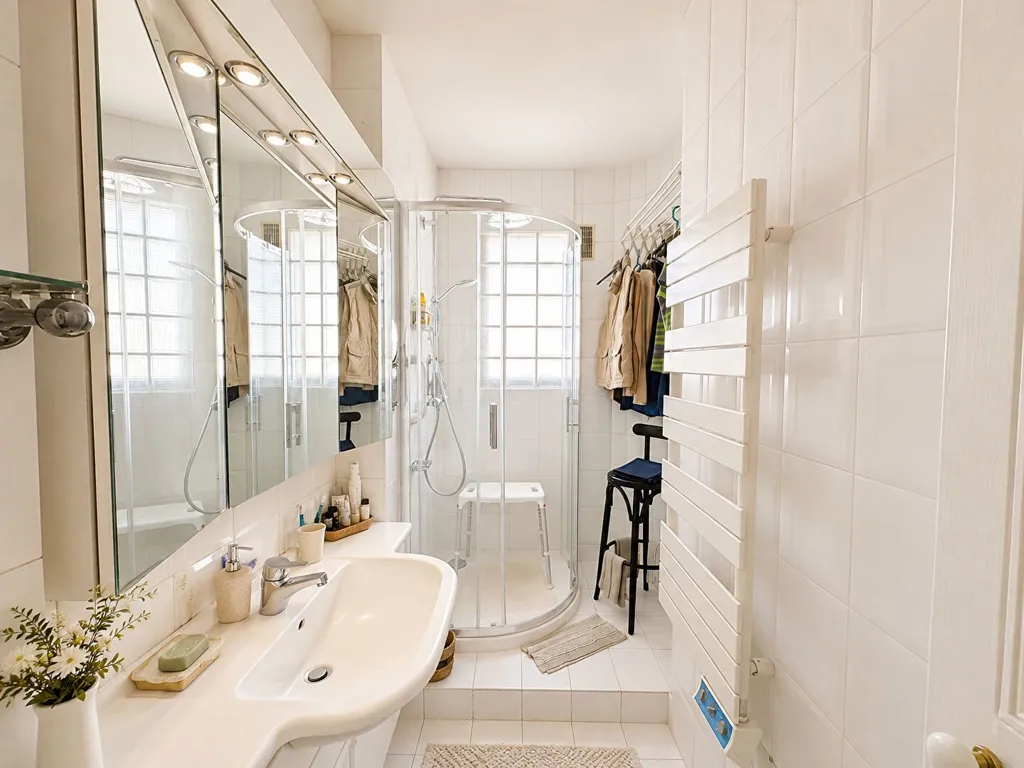 Salles de bain - Appartement Lumineux avec Balcons à Paris 15