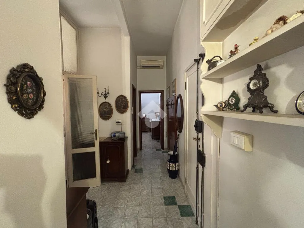 Esik - Apartment with Balcony in Pontedera