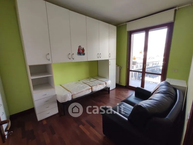 Chambres - Two-Level Apartment with Balcony in Bergamo