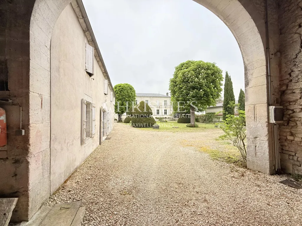 Aed - Former Cognac Distillery in Village