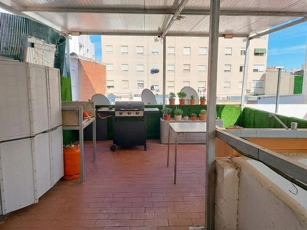 Terrazza - Chalet with Terrace in L'Alquenència