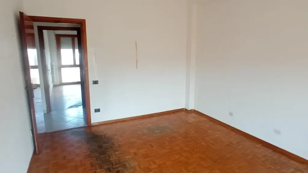 Pièces - 4-Bedroom Apartment with Balcony in Empoli