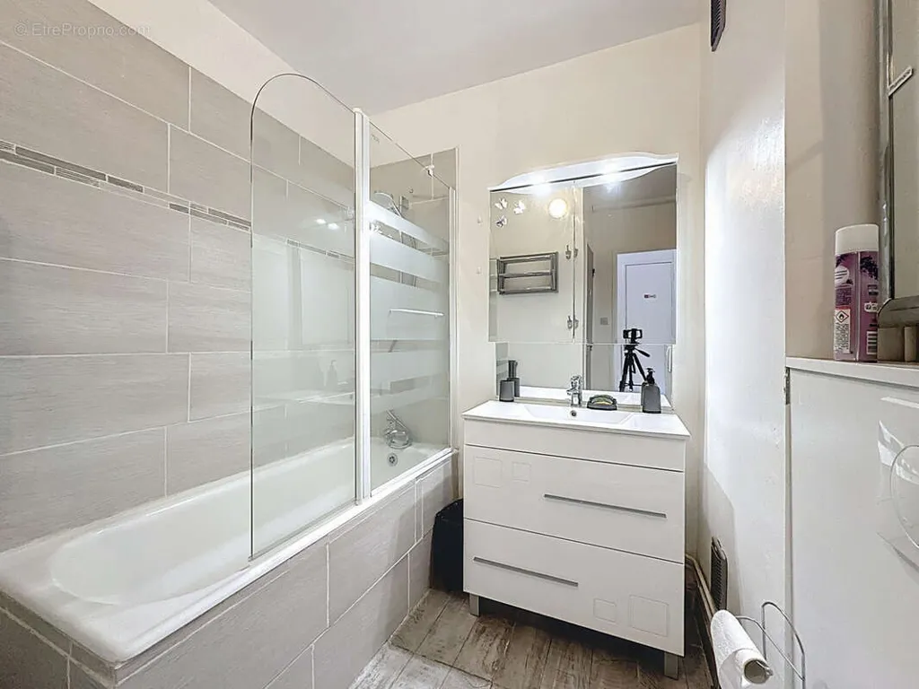 Vannitoad - Apartment with Balcony in Les Angles