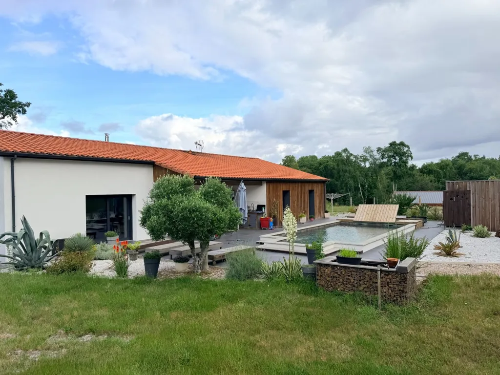Garden - Contemporary House with Pool and Spa in Escource