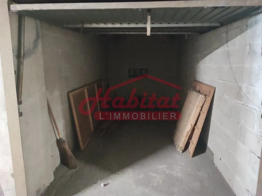 Garage - 4-Piece Flat with Balcony in Chelles Centre