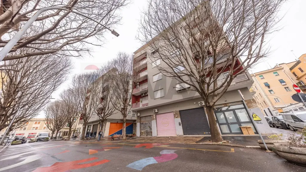Välivaade - Ristruttured Flat with Ascender in Appio Latino, Rome