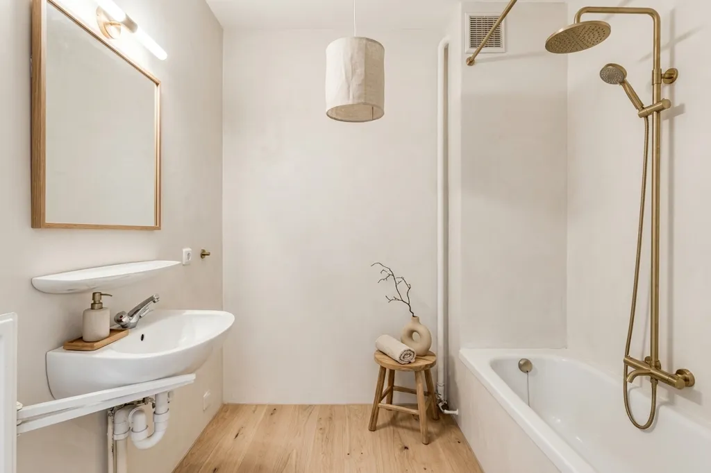 Vannitoad - Two-Bedroom Apartment with Terrace in Merksem