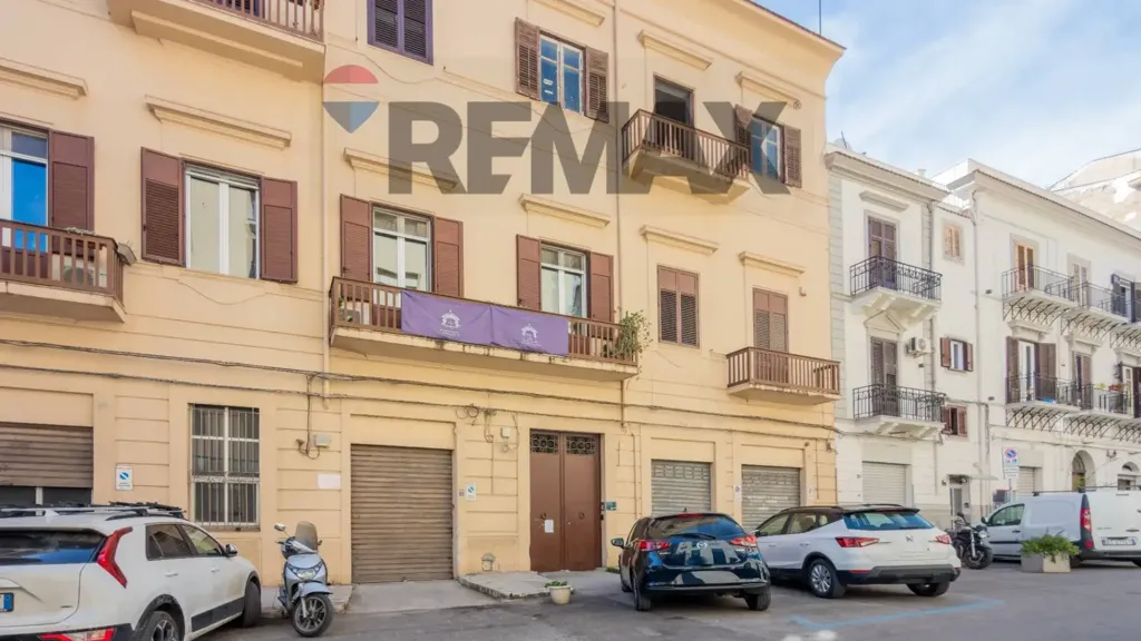Välivaade - Two-Level Apartment with Balcony in Palermo
