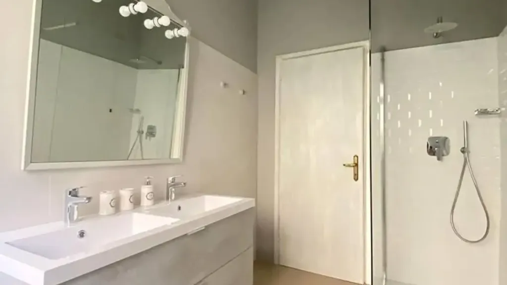 Salles de bain - Apartment with Multiple Levels near Duomo, Florence
