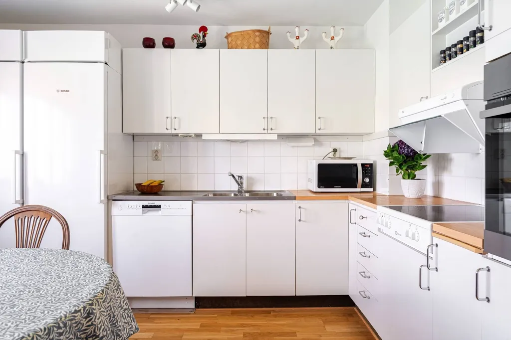 Cuisine - Apartment with Balcony and Cathedral View in Skara