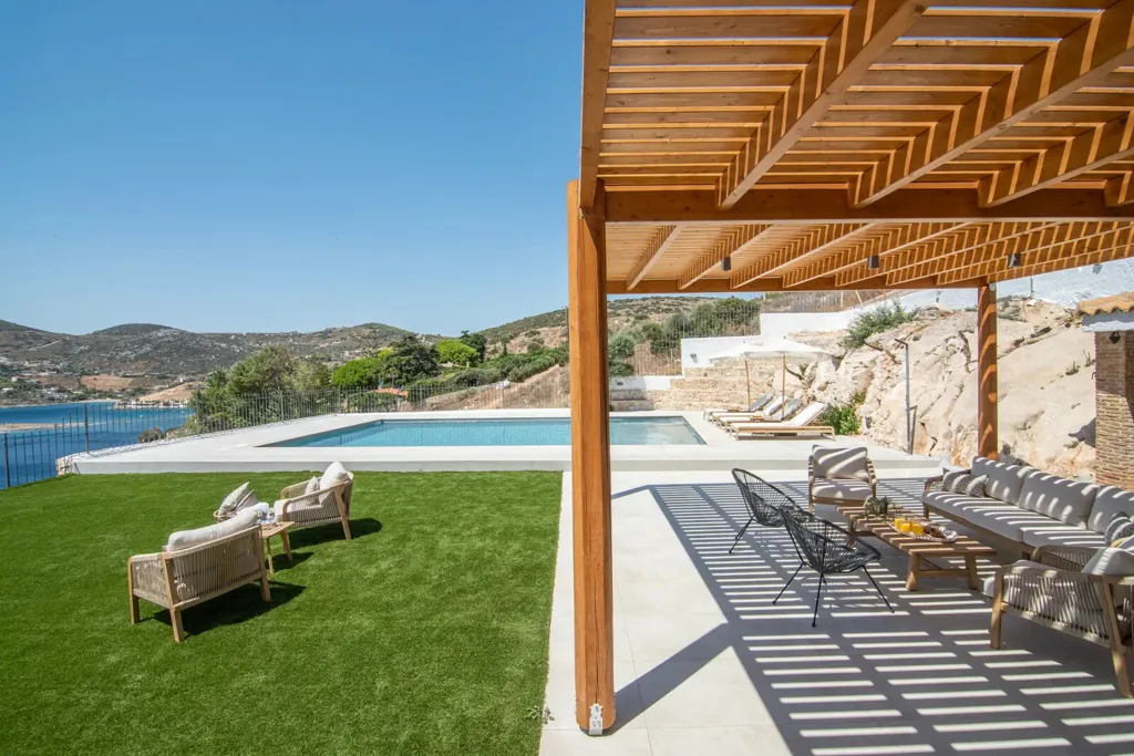 Piscine - Villa with Sea View in Daskaleio, Attica