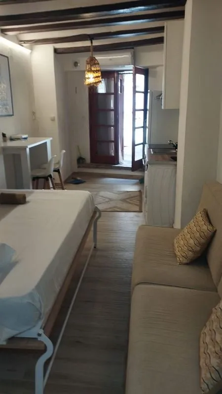Chambres - Ample Studio with AC in Valencia Centre