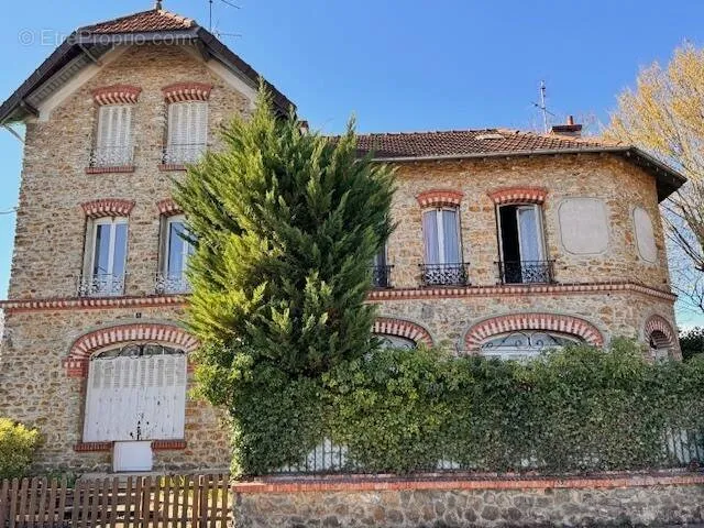 Esterno - Studio in Meulière House in Brunoy