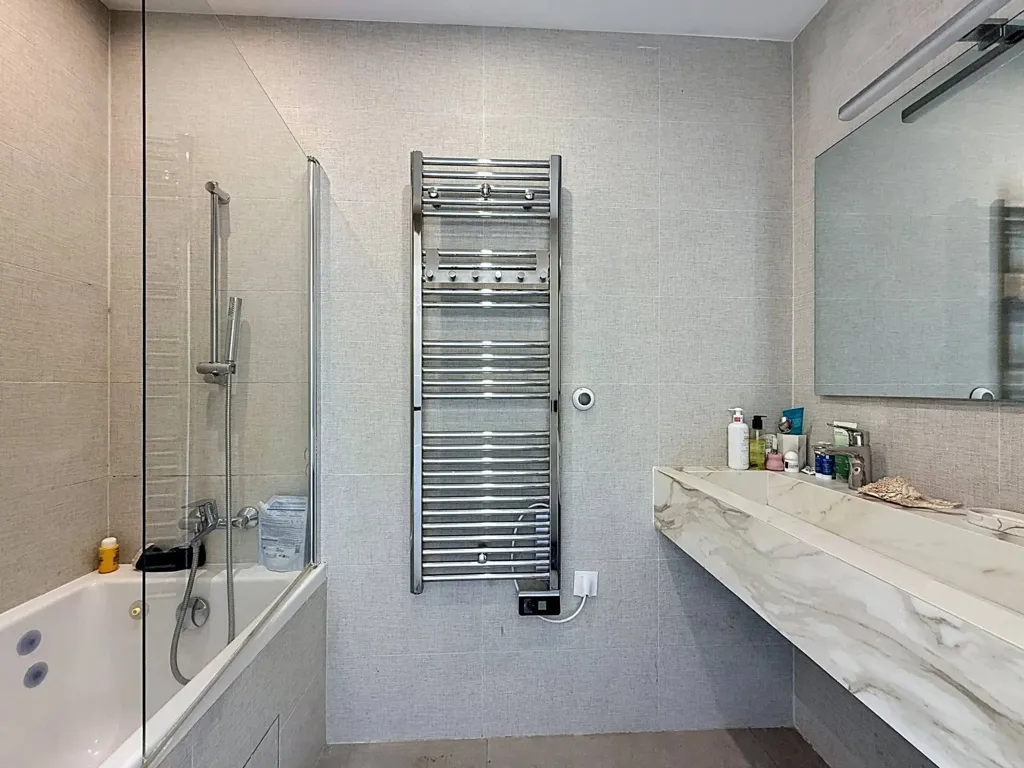 Salles de bain - Villa Moderne avec Vue Mer à St Pierre de Féric