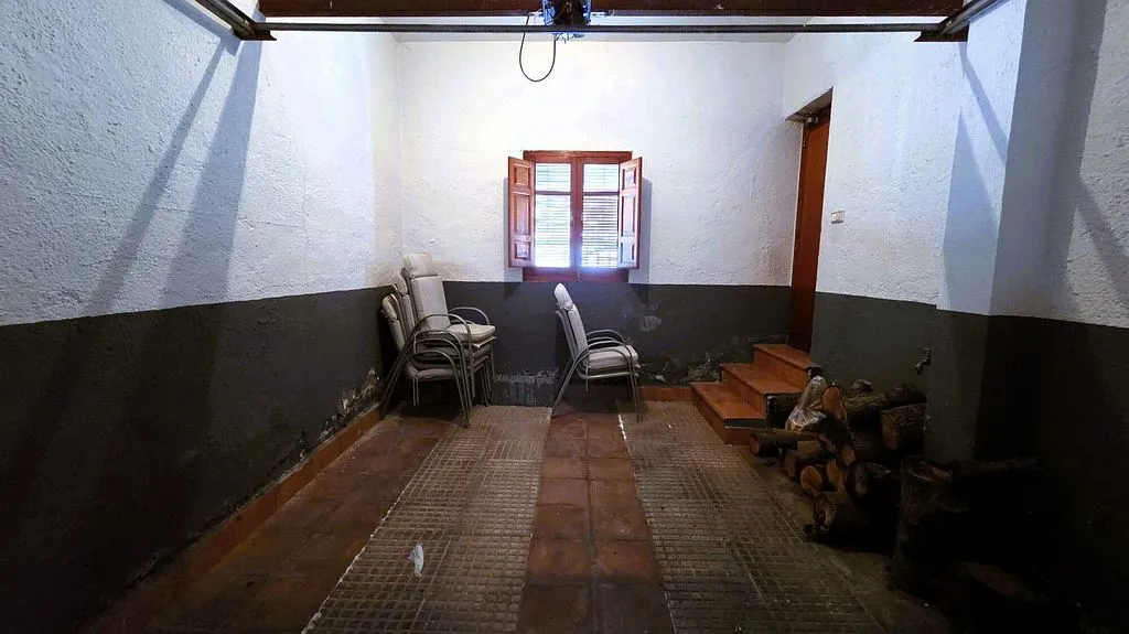 Esik - Rustic Chalet with Pool in Órgiva
