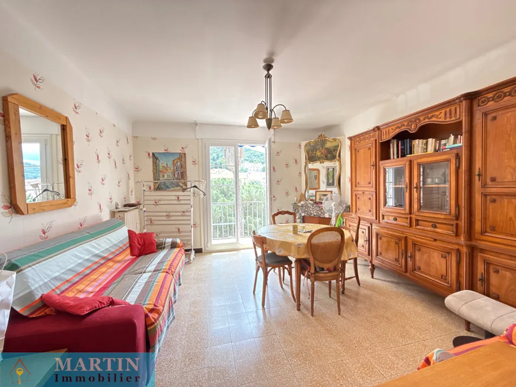 Sala da pranzo - Bright 2-Bed Flat with Balcony in Petite Provence