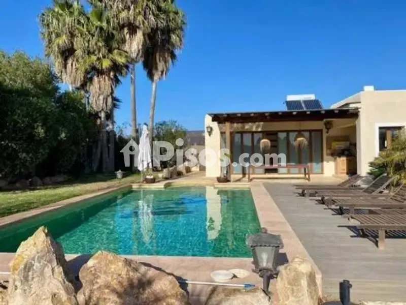 Bassein - Rustic Villa with Pool near Santa Gertrudis