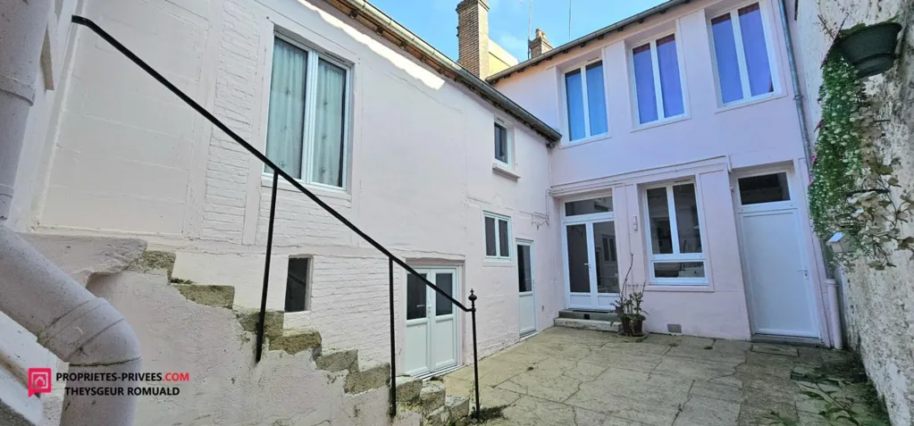 Aed - Charming Town House with Courtyard in Château Renard