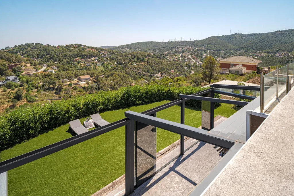 Aed - Luxury Villa with Spa in Olesa de Bonesvalls