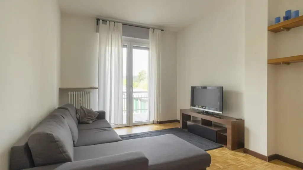 Elutuba - Rearfacing Apartment with Balcony in Borgosesia