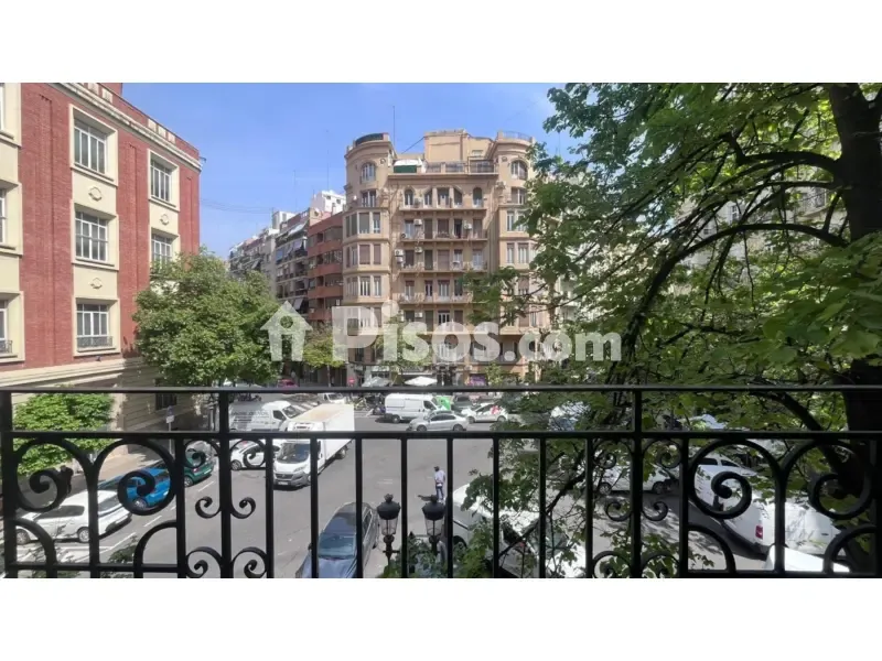 Balcon - Reformed Apartment with Balcony in Salamanca