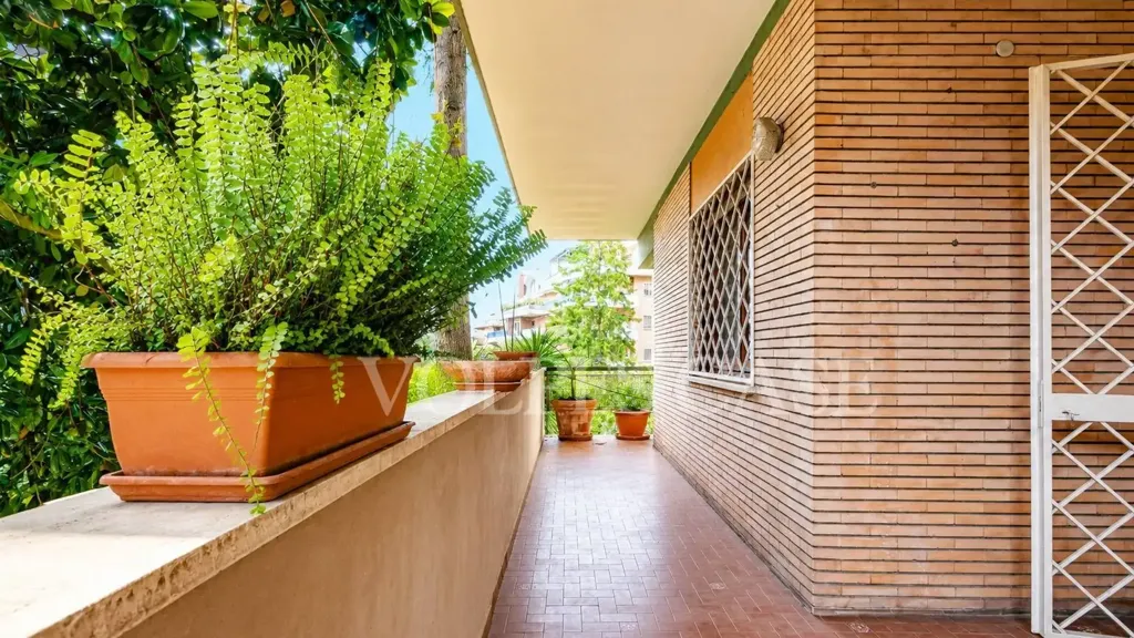 Terrasse - Triplex with Terrace in Camilluccia, Rome