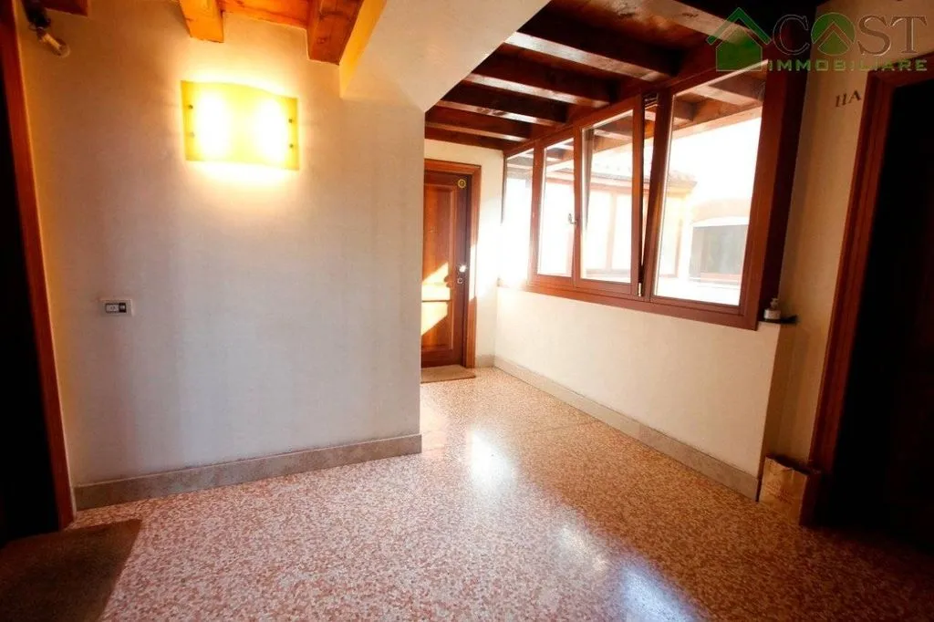 Entrée - Luxury Penthouse with Panoramic Views in Vicenza