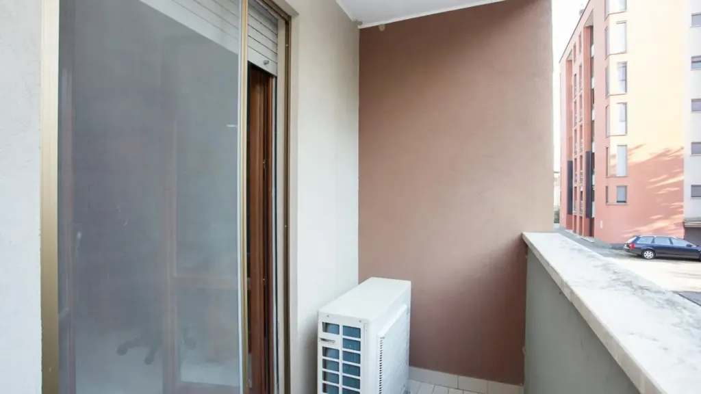Rõdu - Trilocale with Balcony in Figino, Milan