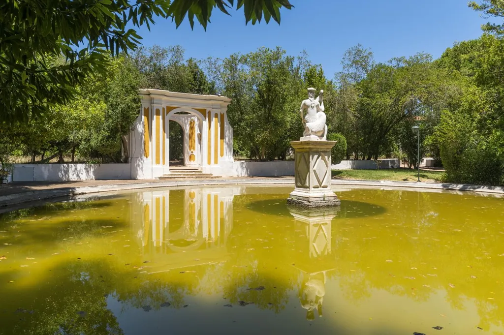 Aed - Farm with Antique Style Accommodations in Elvas