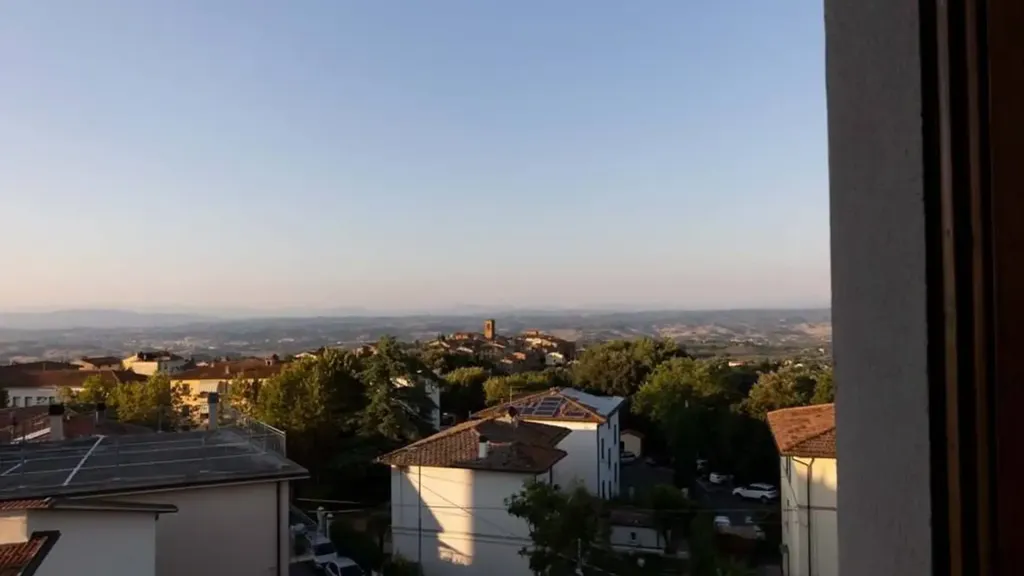 Balcon - Panoramic Apartment with Balcony in Gambassi Terme