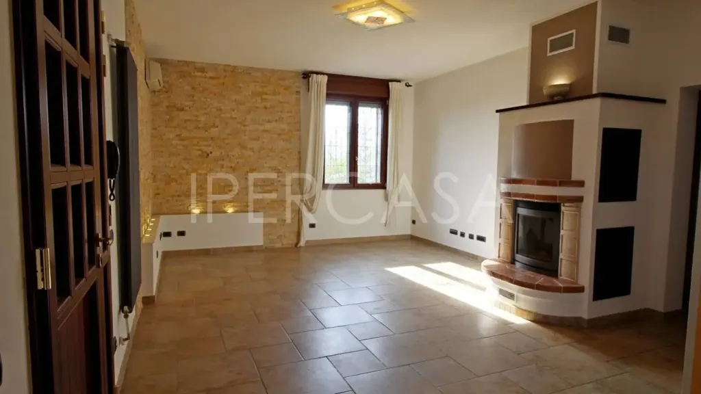 Séjour - Rustic Villa with Dual Units in Formigine