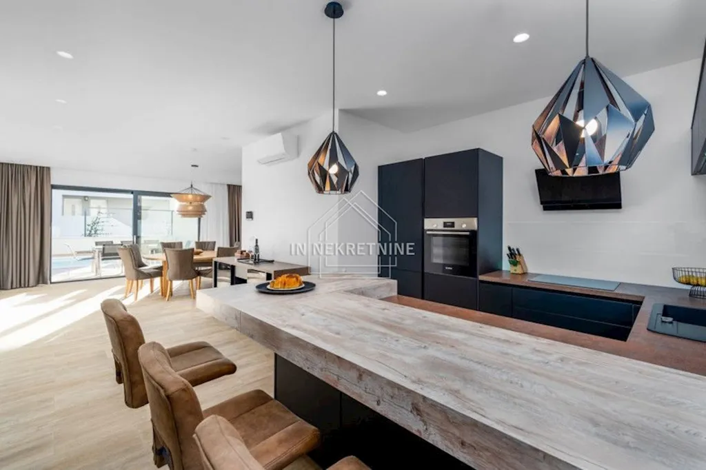 Cuisine - Luxury Villa with Pool and Sea View