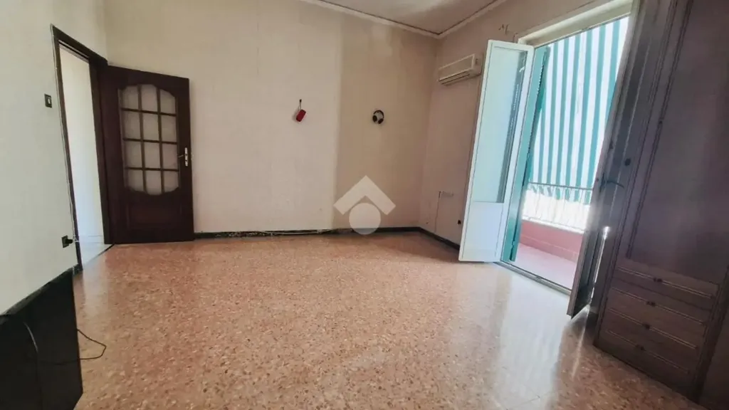 Pièces - Central Trilocale with Balcony in Torre Del Greco